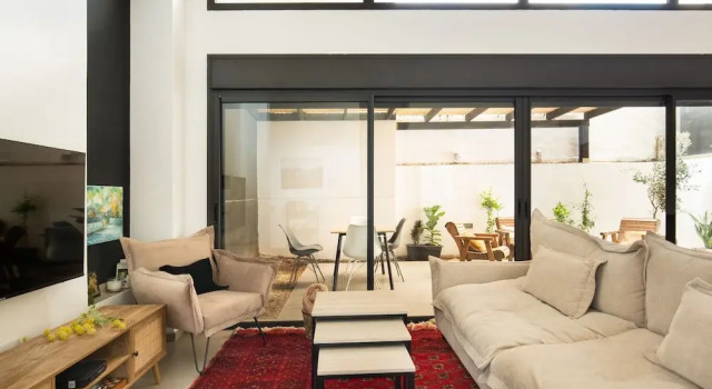 Cozy 2BDR with Parking