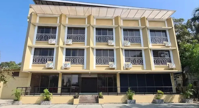 Hotel Sapphire, Забронировать Отель Отели штата Махараштры 3 звезды, 3*