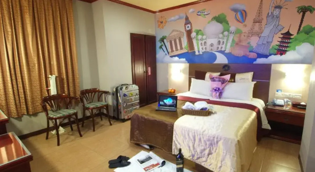Номер Deluxe Golden Swallow Hotel