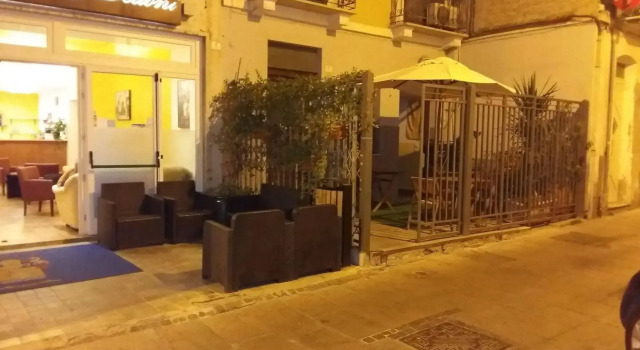 Hotel Dedoni, Забронировать Отель Кальяри Южная Сардиния, рядом с Национальный археологический музей