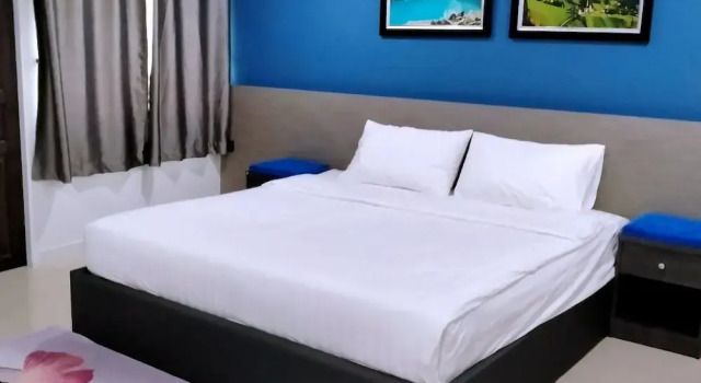 Студия с балконом Poonsuk Place Hotel