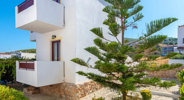 Трёхместный номер Standard Laza Beach