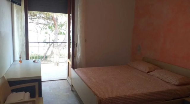 Room in B&B - Quadruple Room in Pineto - A Stone Throw From the sea, Prenota Bed & breakfast Pineto 