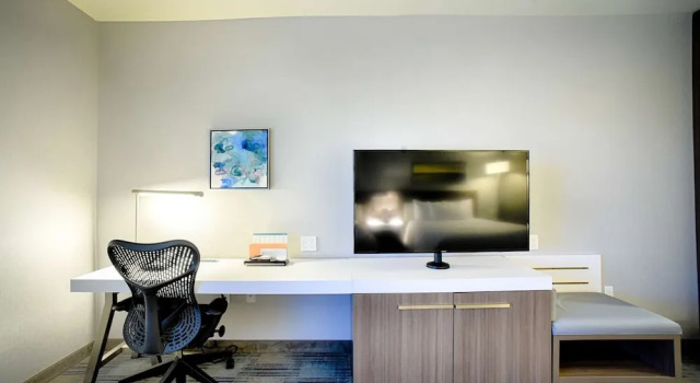 Номер Standard c 1 комнатой с балконом Hilton Garden Inn Santa Barbara/Goleta