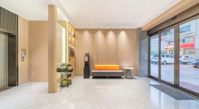 Left  Bank Yunji  Hotel