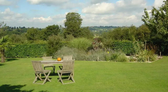 Three Chimneys Farm Accommodation, Rezervasyon Çiftlik Konaklaması Cranbrook High Weald
