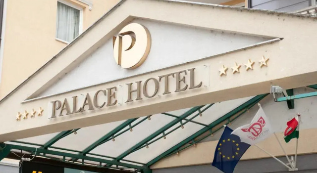 Palast Wellness Appartement, Prenota Appartamento Hotel a Western Transdanubia con piscina, Piscina