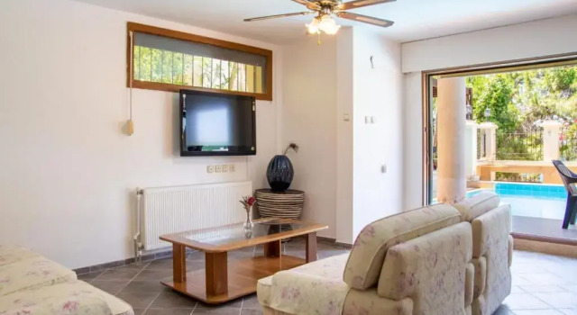 Enchanting Villa With Backyard in Cesme Near Beach