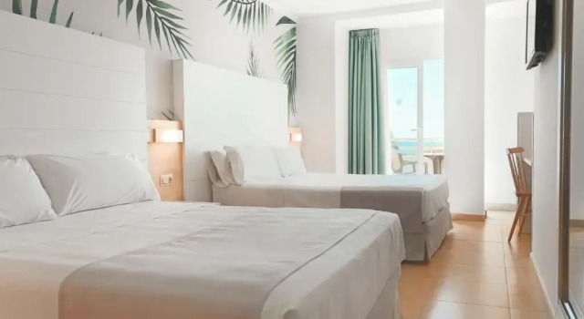 Номер Семейный с балконом ALEGRIA Florida & Spa