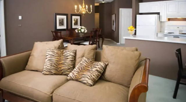 Executive Suites by Roseman - Pavilions of Eau Claire, Rezervasyon Otel Beltline 