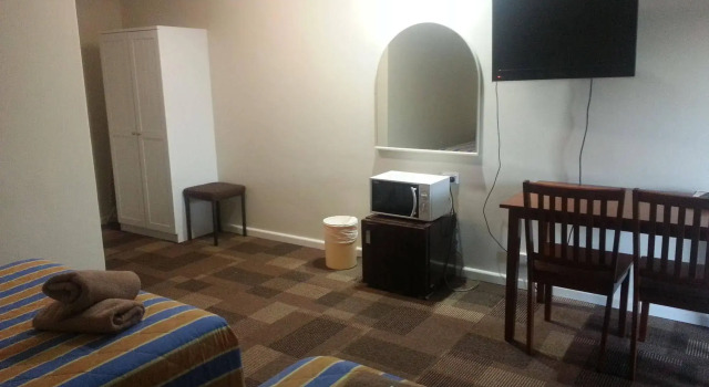 Cobar Motor Inn, Prenota Hotel Cobar New South Wales