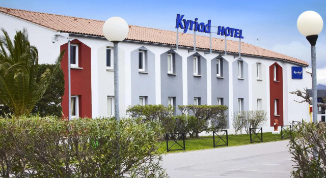 Четырёхместный номер Standard Kyriad ECO - Perpignan Nord Aéroport