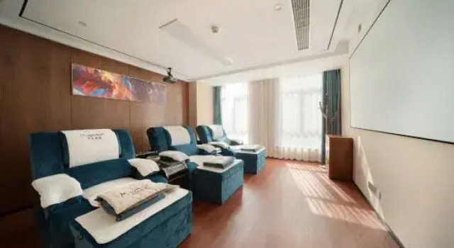 Maytour Hotel(Leather City Yintai City Store)