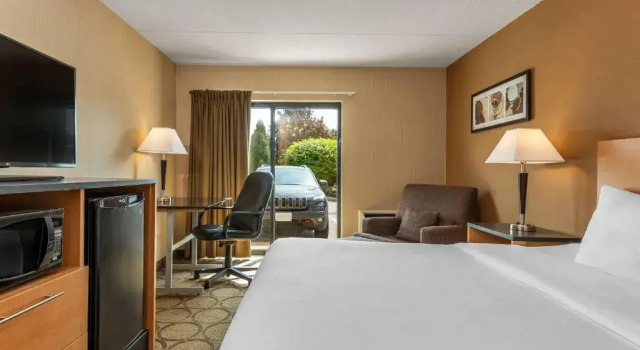 Номер Deluxe Comfort Inn