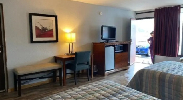 Четырёхместный номер Standard Paris Inn and Suites