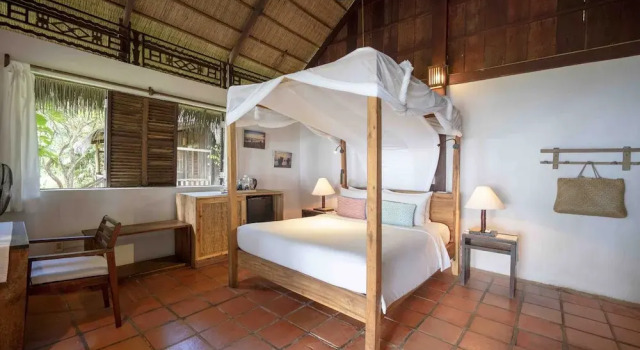 Трёхместное бунгало Superior с балконом и с видом на море Mango Bay Resort
