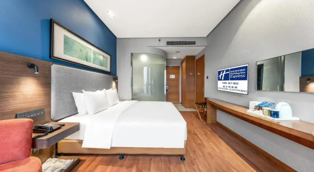 Номер Standard Holiday Inn Express Chongqing Guanyinqiao by IHG