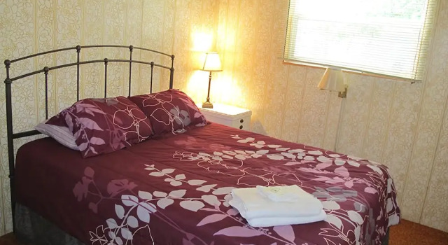 Little Teds Cottages, Book Hotel Marblehead Ohio