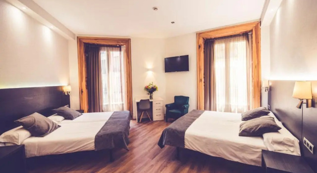 Четырёхместный номер Hostal Marlasca
