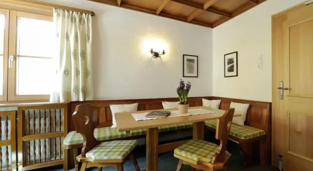 Hotel Garni Albona, Забронировать Отель Санкт-Антон-ам-Арльберг Санкт-Антон, рядом с Train Station Sankt Anton am Arlberg