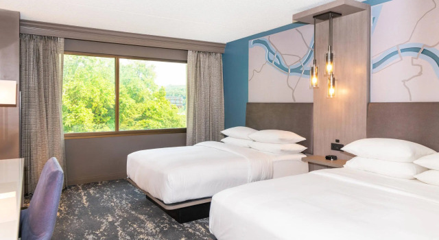 Четырёхместный номер Standard Pittsburgh Airport Marriott