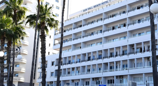 Sun Hall Beach Hotel Apts.