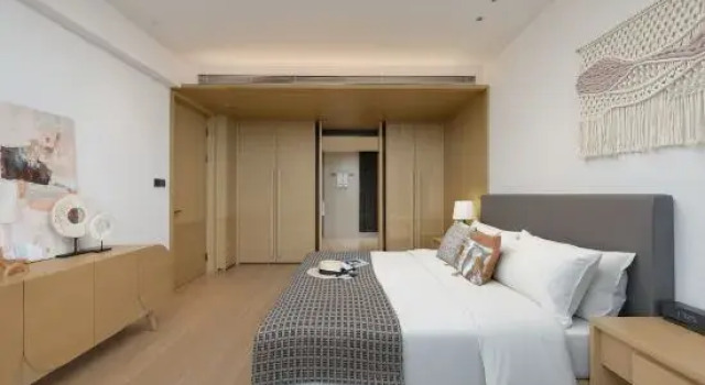 Люкс с 2 комнатами с балконом и с видом на море Dali Banshan Aidi · Suisse Place Serviced Apartment
