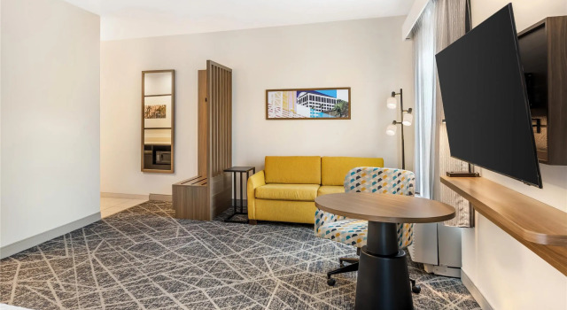 Одноместный люкс Hampton Inn & Suites Riverside/Corona East