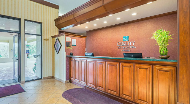 Quality Inn & Suites Frostburg-Cumberland, Buchen Sie Hotel Frostburg 