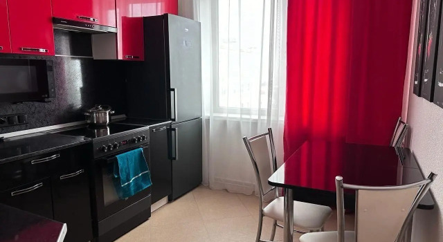 Home Comfort Apartment on Narovchatov street 4, Buchen Sie Ferienwohnung Hotels in Oblast Magadan mit Parkplatz, Parkplätze