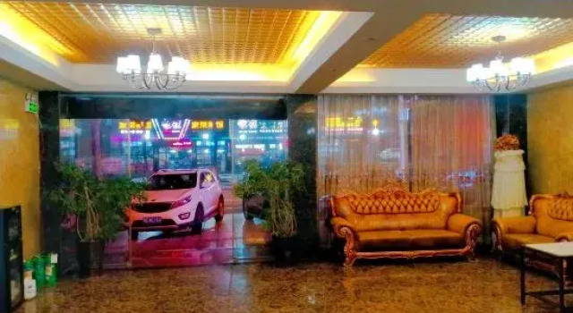 Yinding Business Hotel (Longhui County Bus Terminal), Забронировать Отель Лунхуэй Хунань