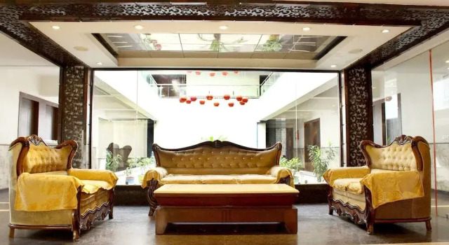 SVC INN Gwalior, Забронировать Отель Отели штата Махараштры 3 звезды, 3*