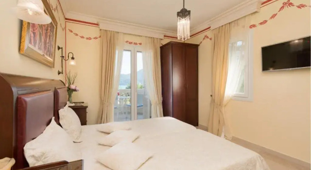 Номер Classic Enavlion Hotel