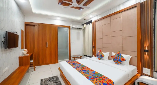 Номер Deluxe FabHotel Eminent - Patel Nagar, 0riental University
