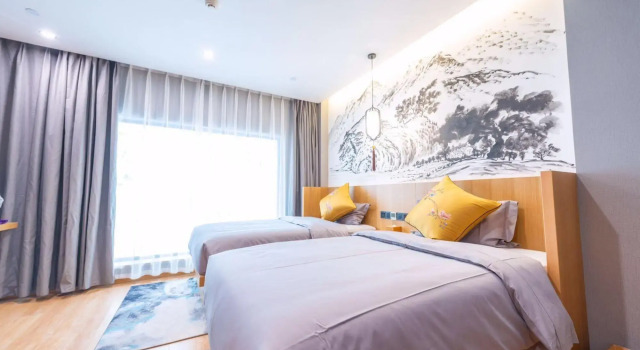 G Joyful · Meet Hotel (Nanping Pedestrian Street Jinma Biji Fang), Rezerwuj Hotel Hotele w Kunming z parkingiem, Parking