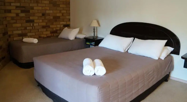 Люкс Deluxe с 2 комнатами Magdala Motor Lodge & Lakeside Restaurant