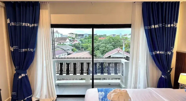 Nuan Nil Secret Courtyard, Забронировать Отель Отели Чиангмай с парковкой, рядом с Sompet Market, Парковка