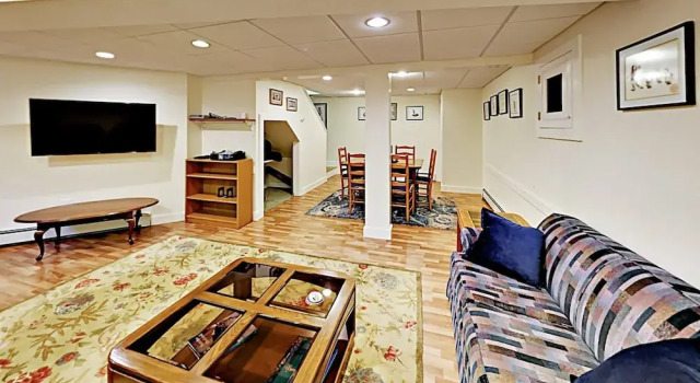 Family-friendly 3br, Steps To Long Pond 3 Bedroom Home, Забронировать Дом для отпуска Харвич Полуостров Кейп-Код