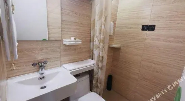Youhai Hotel (Shanghai Ningguo Road subway station), Varaa Hotelli Hongkou 