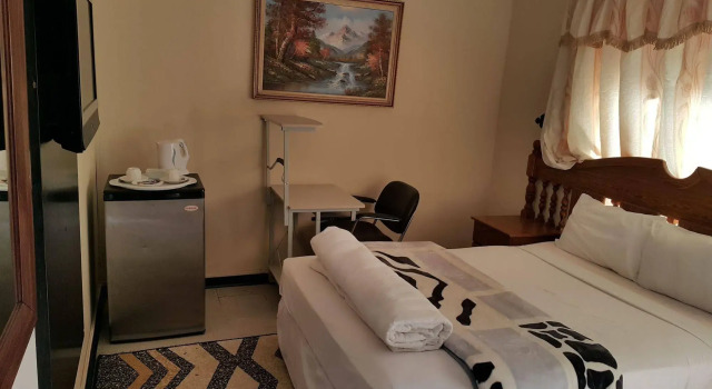 Planet Lodge 1, Rezerwuj Hotel Hotele w Gaborone z basenem, w pobliżu River Walk, Basen