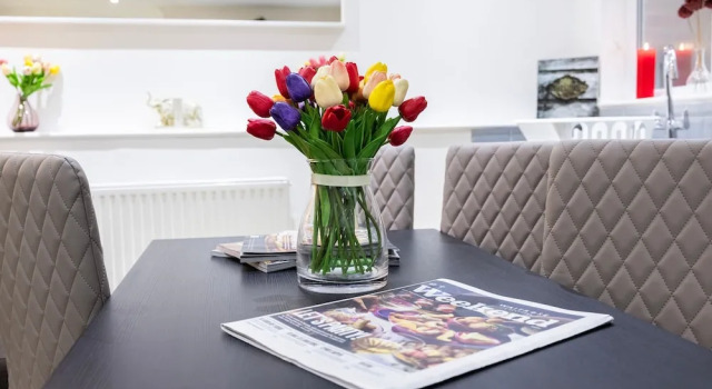2 Bedroom Charming Family Apartment, Varaa Huoneisto Asunnot kohteessa Merseyside, Huoneisto