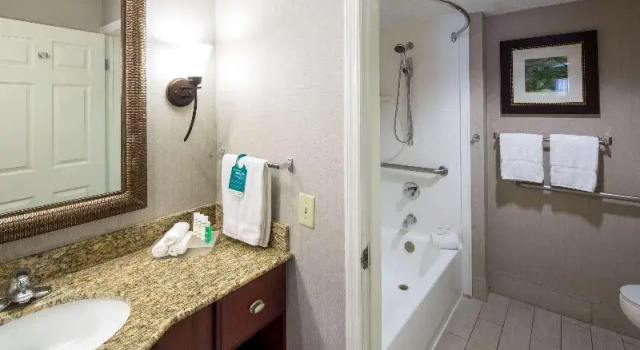 Номер Standard Homewood Suites by Hilton Savannah