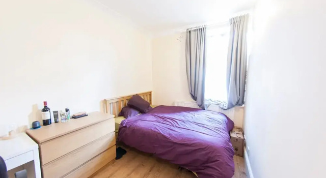 Spacious & Quiet 4BR Flat for 8 in Hampstead