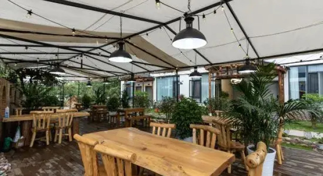 Yuanzhu Guesthouse, Prenota Hotel Hotel a Sichuan con parcheggio, Parcheggio