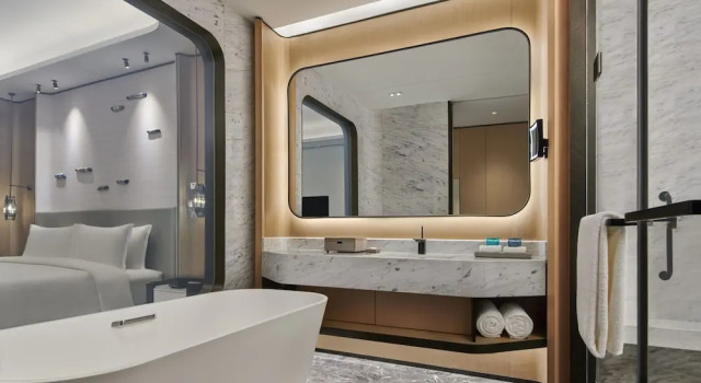 Номер Deluxe c 1 комнатой с видом на озеро Wyndham Garden Nanjing Airport