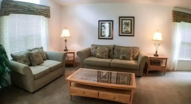 Коттедж South Facing Pool Great For Families! 4 Bedroom Home by RedAwning