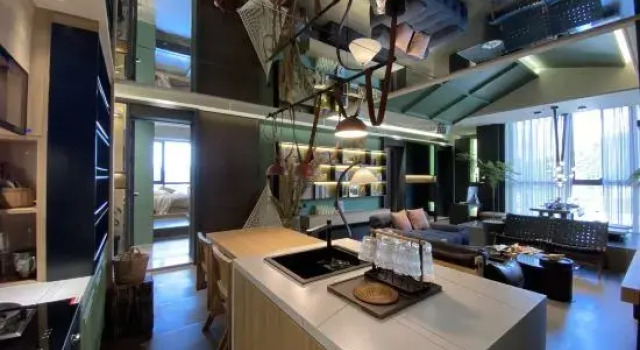 V Cafe Hotel