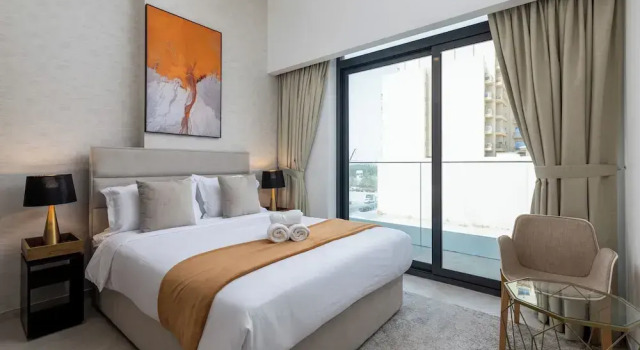 Апартаменты Deluxe Waves - Tranquil Living 2BR Apt in JVC with City Views