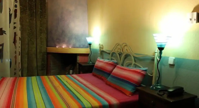 Трёхместный номер Standard с балконом Mythos Guesthouse