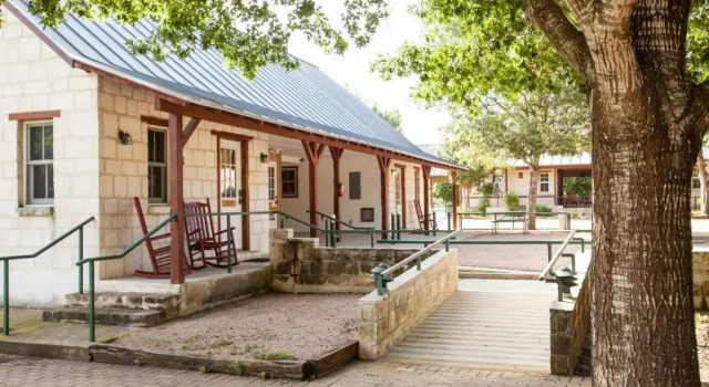 Коттедж Deluxe Gruene Cottages